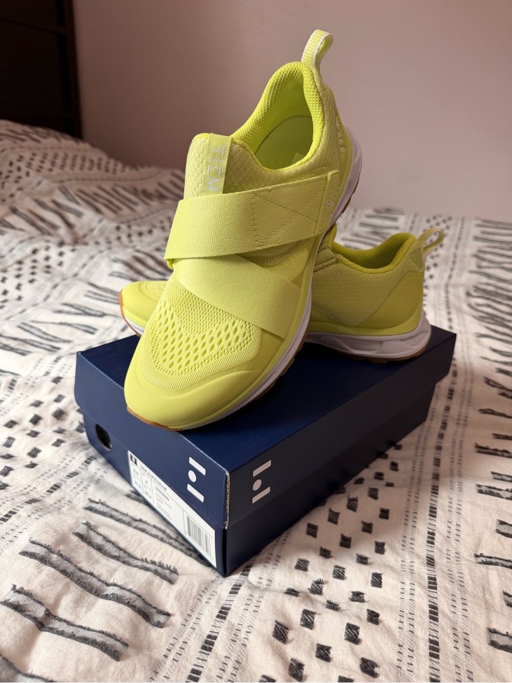 Women’s Indoor Cycling Shoe: TIEM Citron Slipstream BRAND NEW, NEVER WORN